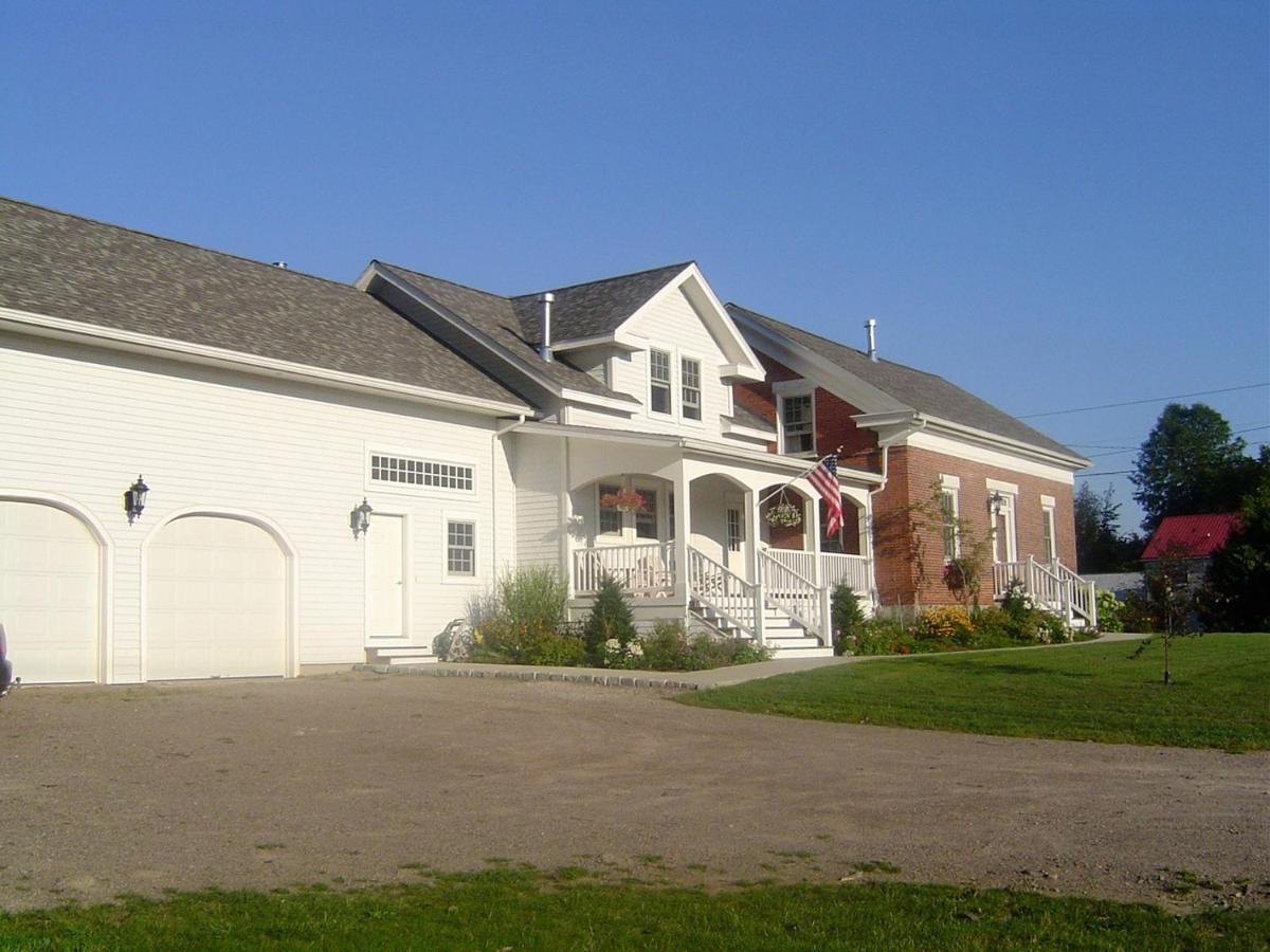 North Hero Dodds Brick House Bed & Breakfast المظهر الخارجي الصورة