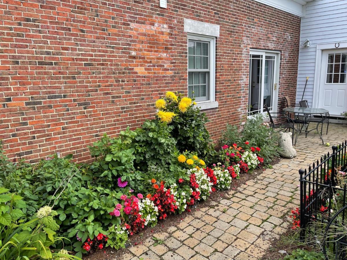 North Hero Dodds Brick House Bed & Breakfast المظهر الخارجي الصورة