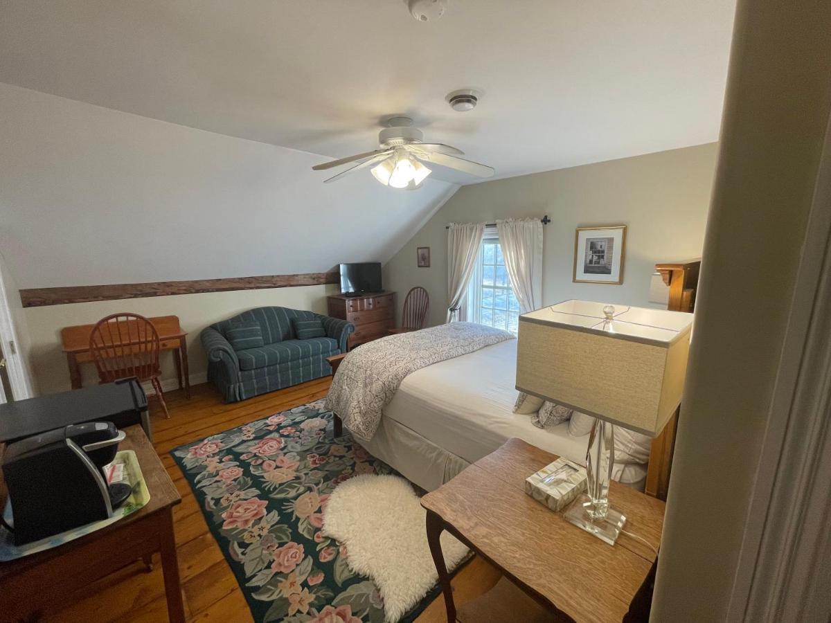 North Hero Dodds Brick House Bed & Breakfast المظهر الخارجي الصورة